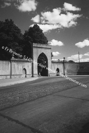 RATHFARNHAM CASTLE ENTRANCE GATE